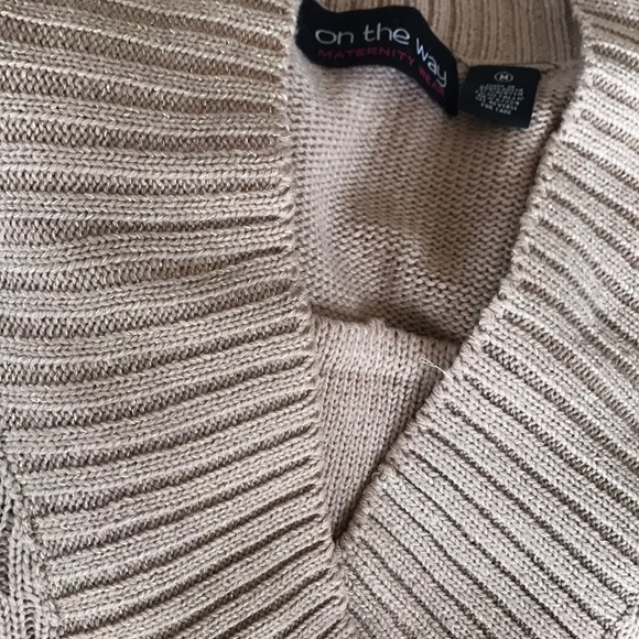 Maternity V-Neck Dress - Picture 7 of 7